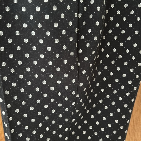 H&M narrow leg, size 10,96 poly,4 elastane. Nice print, hardly worn. - Picture 2 of 4